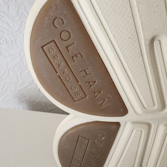 Cole Haan OriginalGrand Men’s Leather Wingtip Oxford Shoe [Woodbury/Ivory] - 10 - Picture 13 of 13